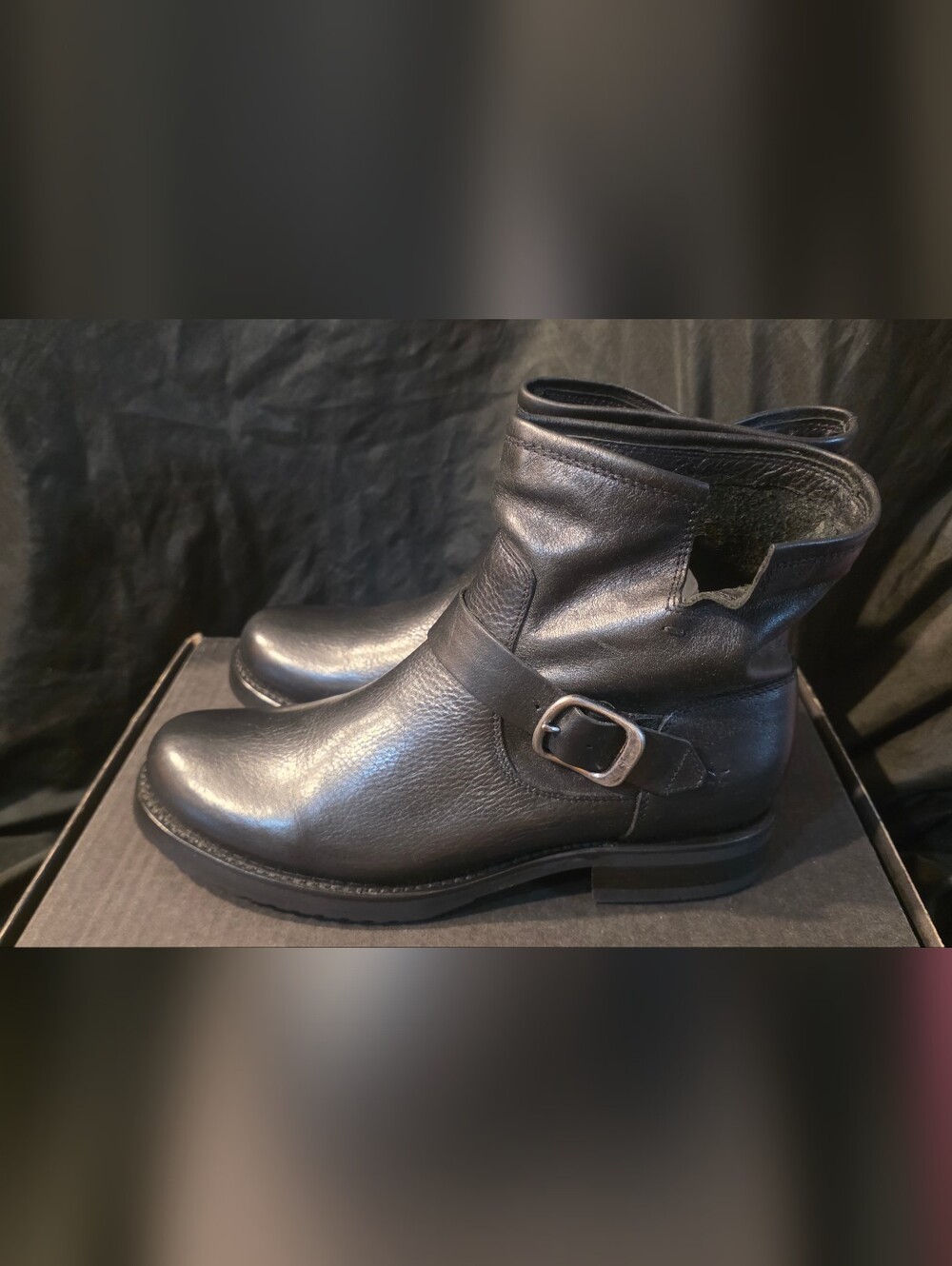Frye Womens Veronica Bootie Black Leather Buckle 3470543-BLK Size 9.5 NWB Defect